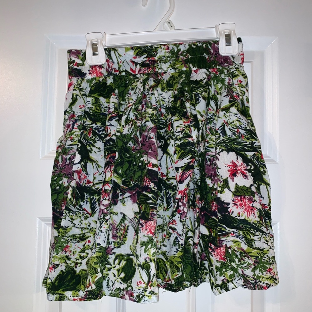 DELIAS FLORAL MINI SKIRT!